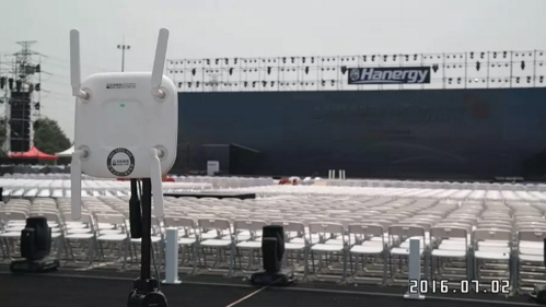 漢能全球首款太陽(yáng)能動(dòng)力汽車(chē)發(fā)布會(huì)現(xiàn)場(chǎng)圖